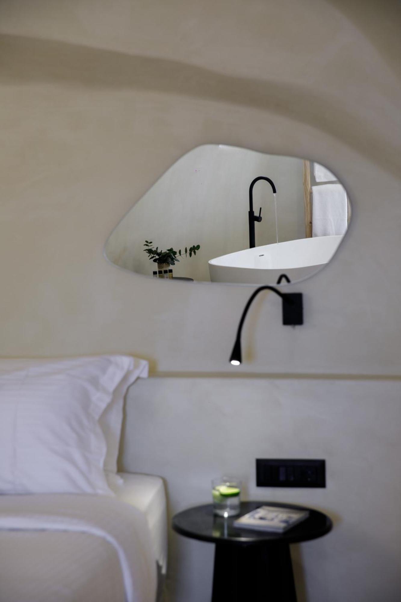 Annouso Villa With Hot Tub By Caldera Houses Oia  Exterior photo